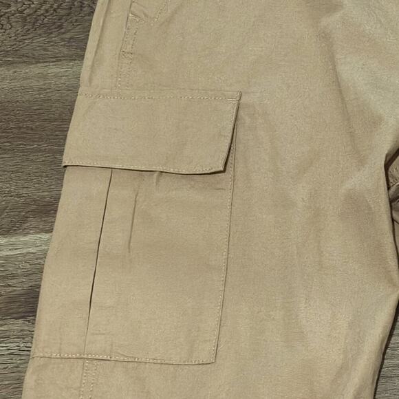 Men’s BP. Cargo Shorts Sz Medium Tan 2 Front Side Pockets 2 Side Velcro Pockets - Picture 2 of 12